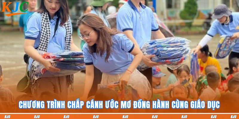 Chương trình Chắp cánh ước mơ đồng hành cùng giáo dục