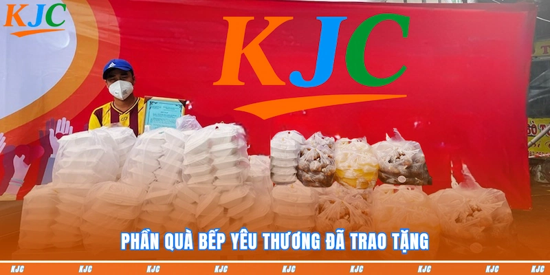 Phần quà Bếp Yêu Thương đã trao tặng